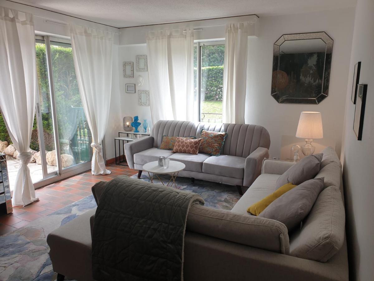 Appartement Spacieux Avec Jardin Coeur De St Tropez แซ็ง-ทรอเป ภายนอก รูปภาพ