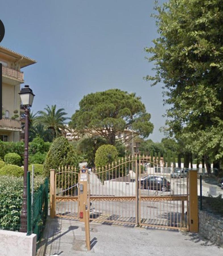 Appartement Spacieux Avec Jardin Coeur De St Tropez แซ็ง-ทรอเป ภายนอก รูปภาพ