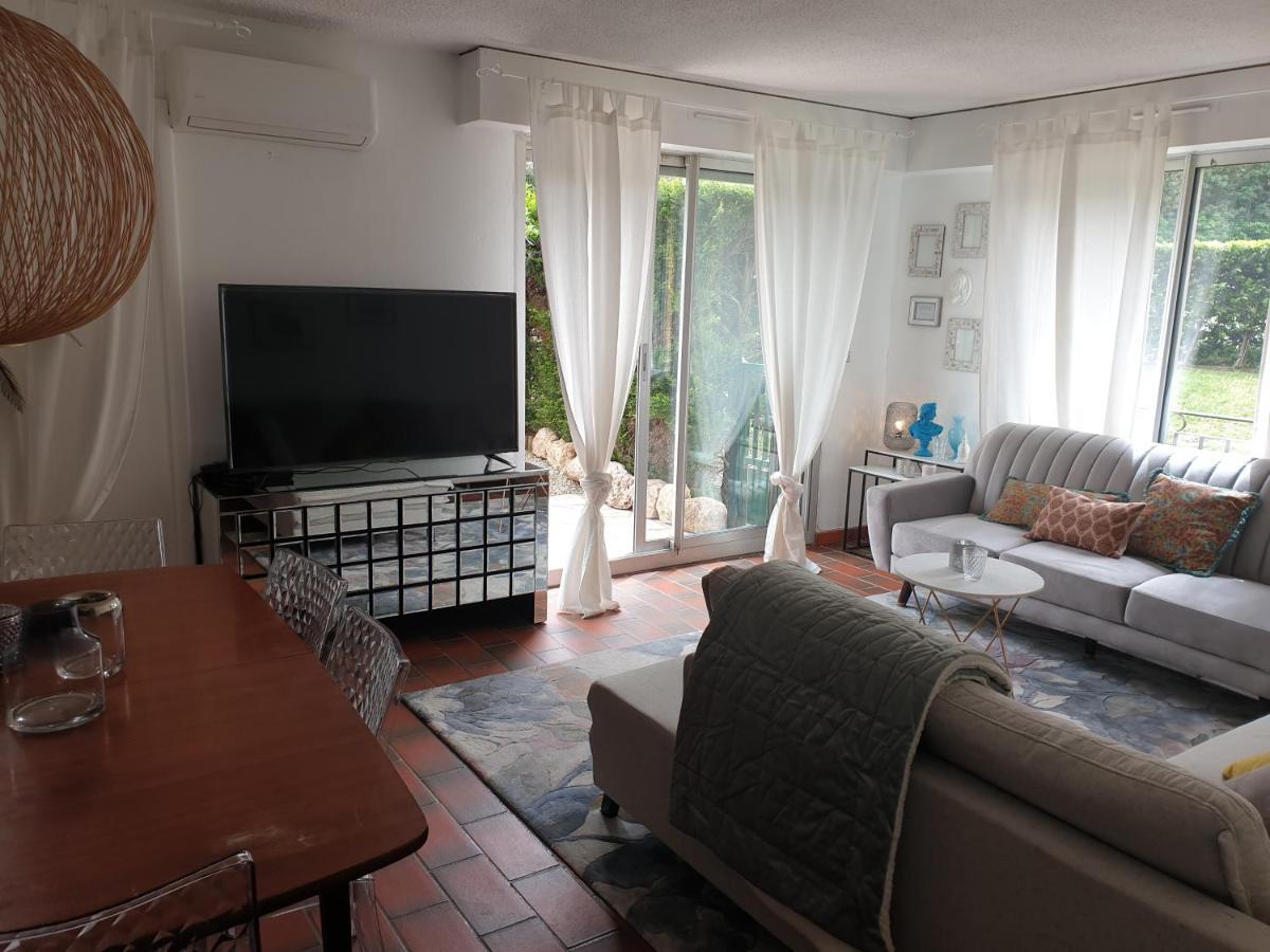 Appartement Spacieux Avec Jardin Coeur De St Tropez แซ็ง-ทรอเป ภายนอก รูปภาพ