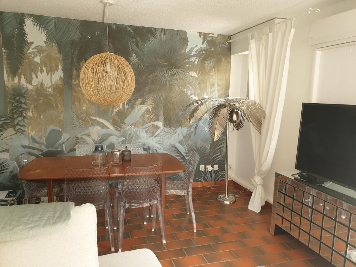 Appartement Spacieux Avec Jardin Coeur De St Tropez แซ็ง-ทรอเป ภายนอก รูปภาพ